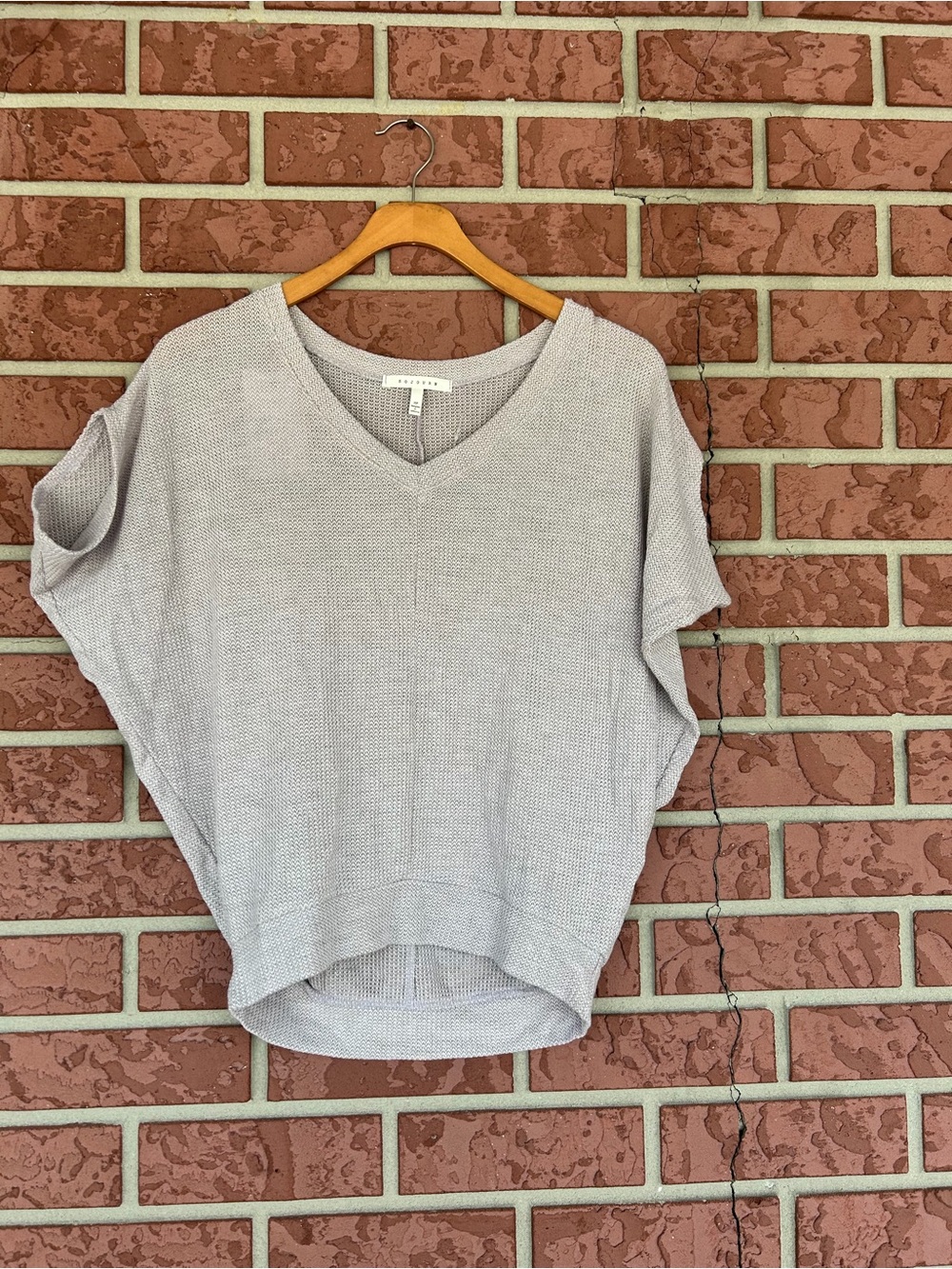 Relaxed V-Neck Waffle Knit Pullover in Light Gray